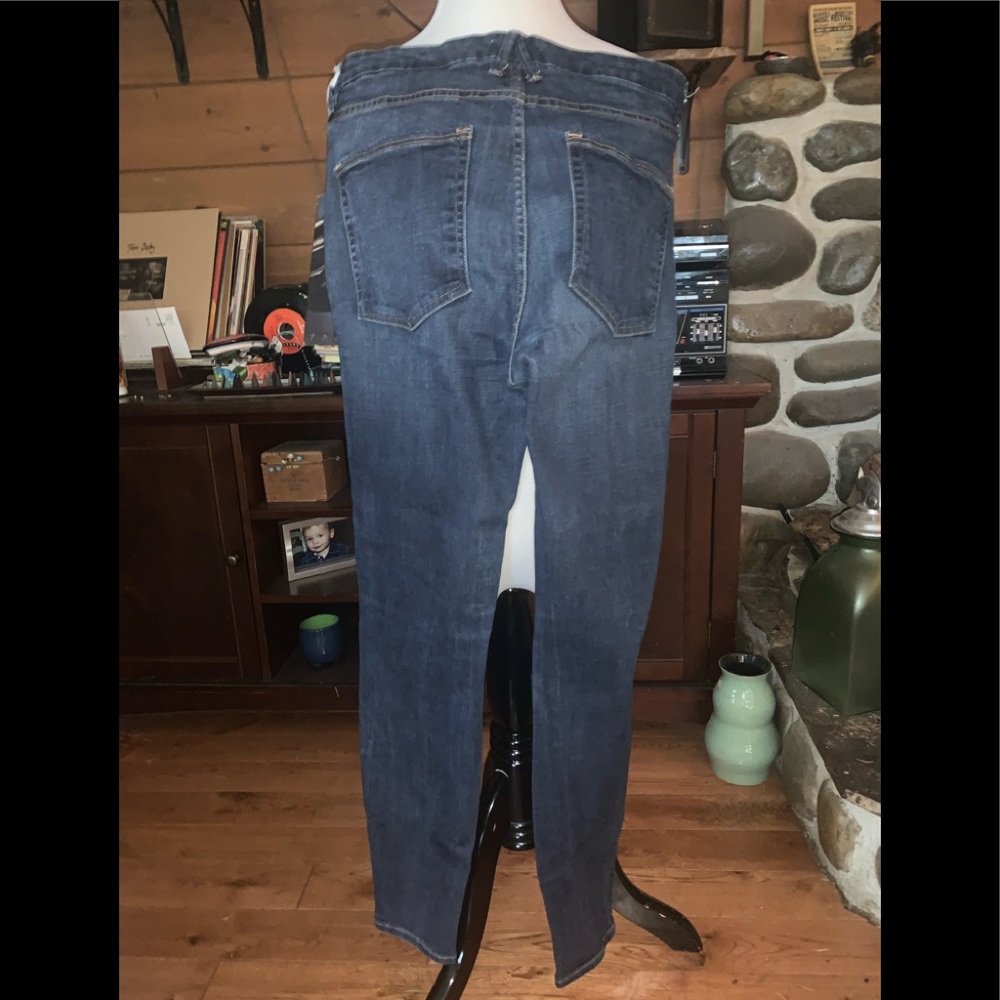 Good American blue denim ‘good legs’, 5 pocket jeans. Sz 10 (30waist).